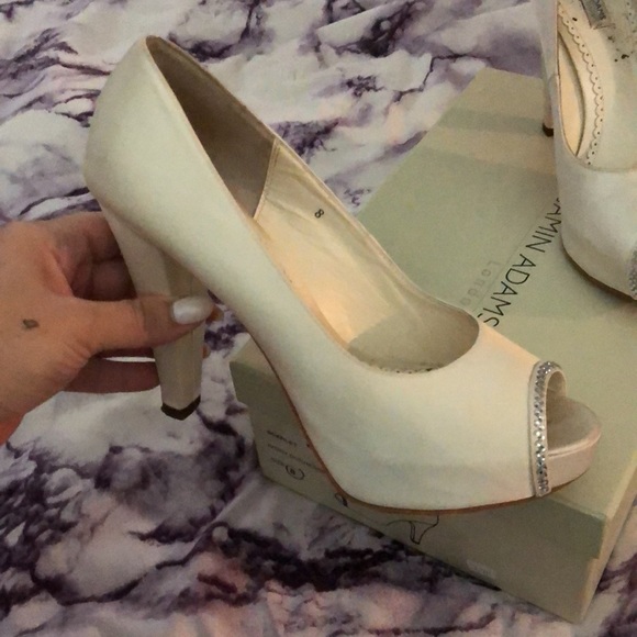 Cream Benjamin Adams shoes size 8 - Picture 3 of 4